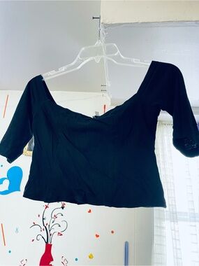 Morgane Le Fay Black Off-Shoulder Crop Top